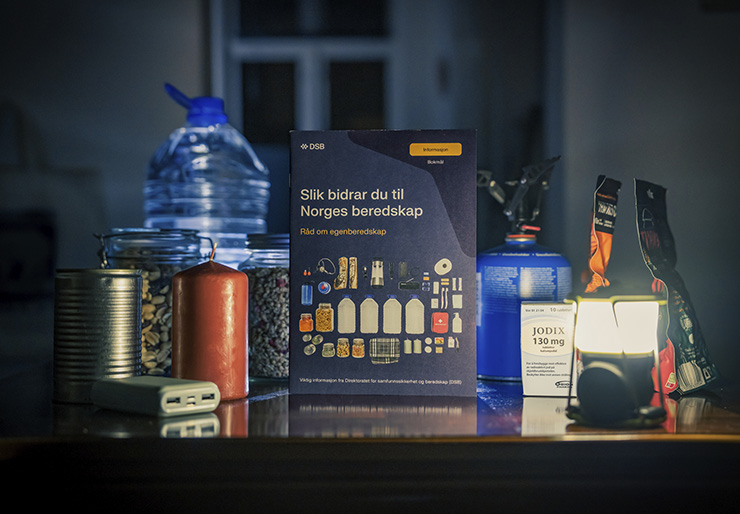 Overview photo of things you need in an emergency kit